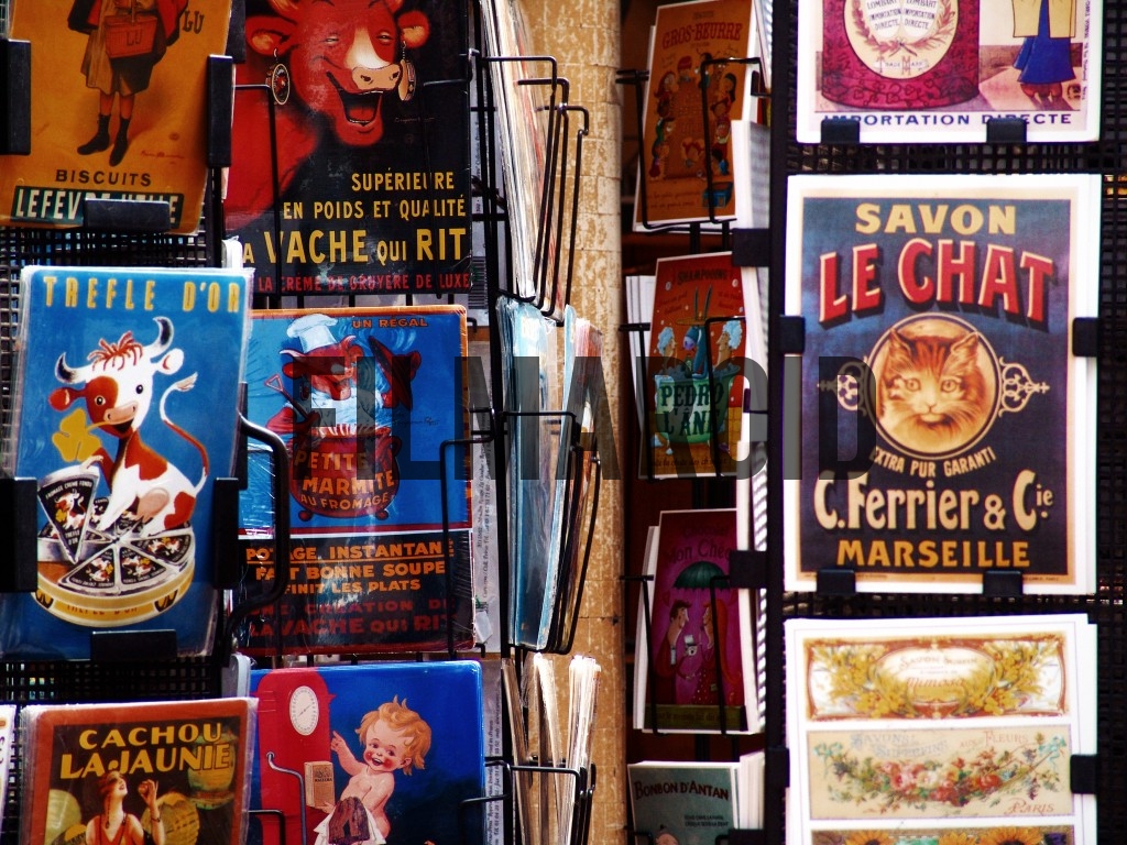 Vintage tin signs sold in Paris